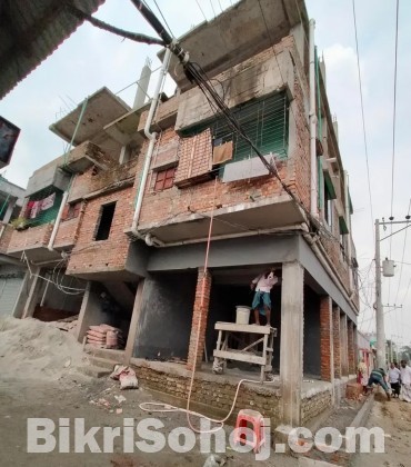 একদম মেইন রোডের সাথে স্কয়ার বাড়ি ৩৯×৩৯